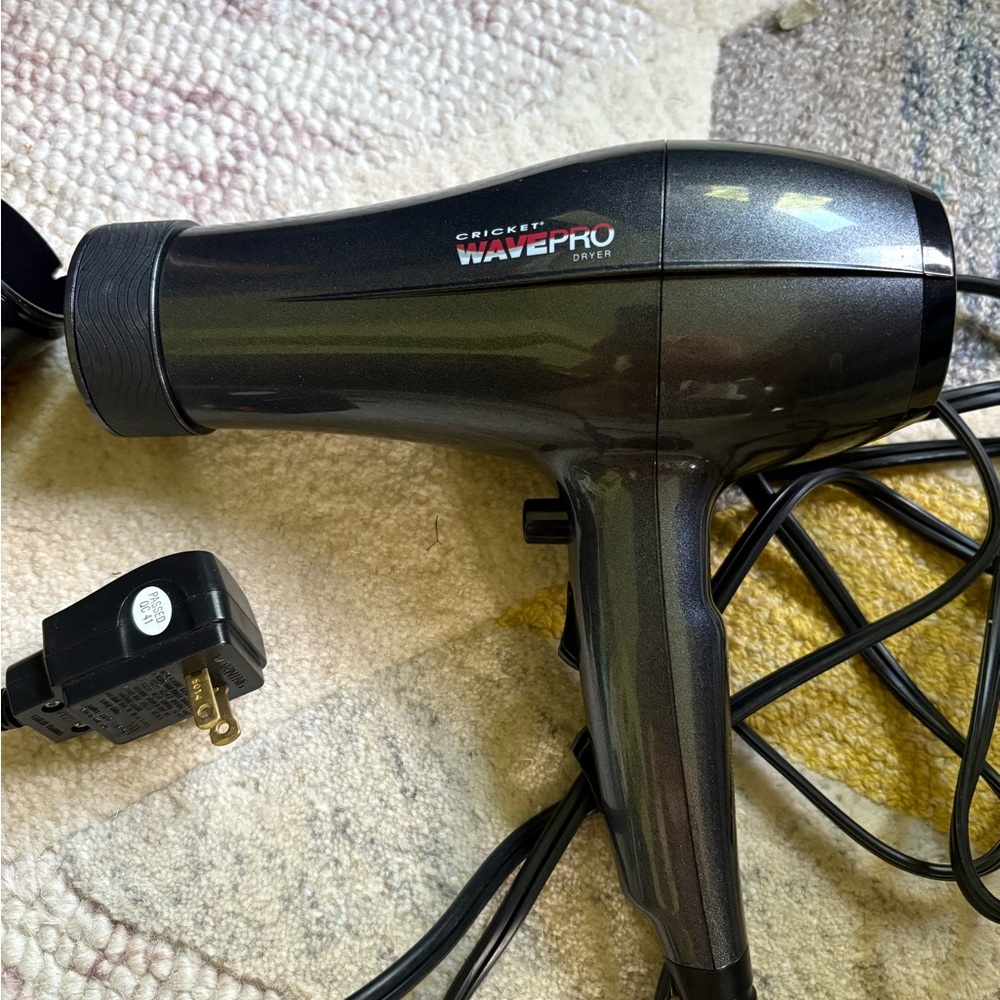 Cricket Wave Pro Hair Dryer in Black